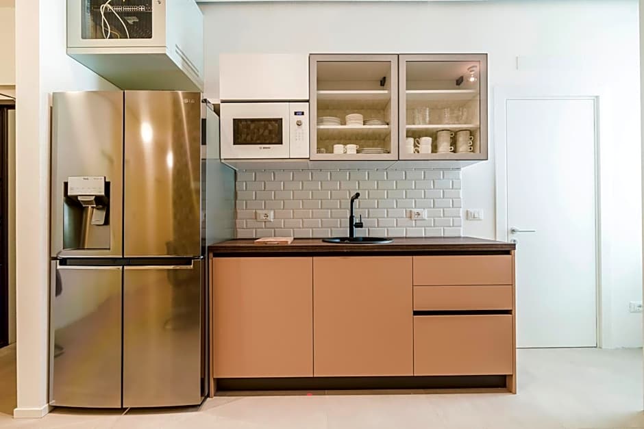 ELECTRIC Rooms & Suites