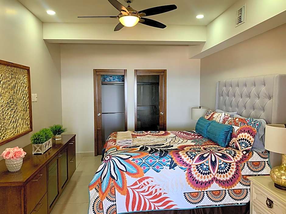 La Jolla Excellence, Exclusive Front Beach!