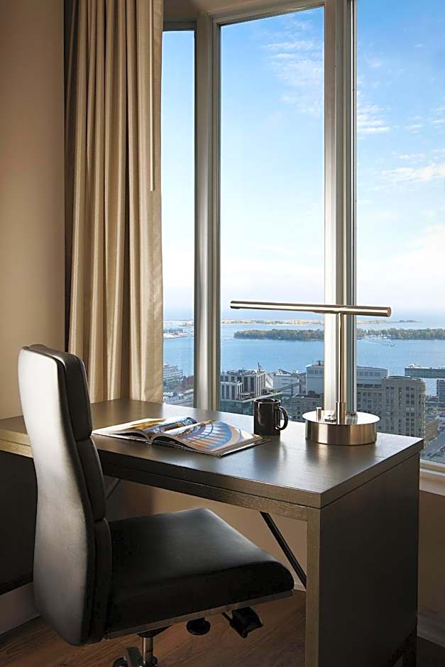 One King West Hotel And Residence