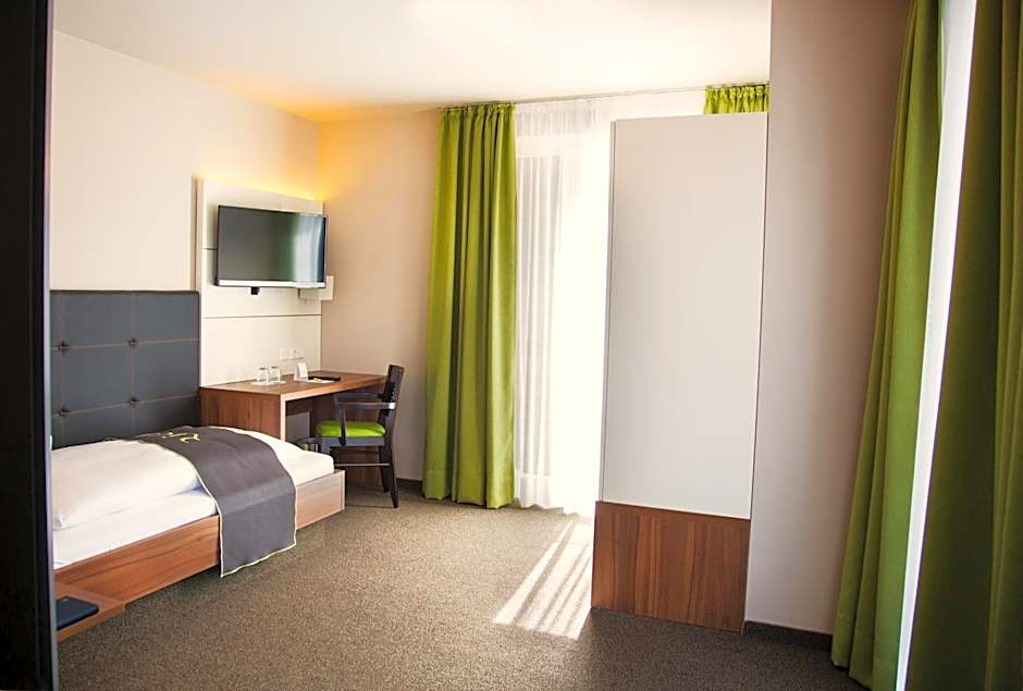 RiKu HOTEL Weißenhorn