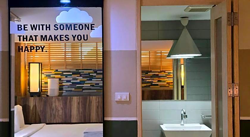 Somewhere to Escape - Hometel