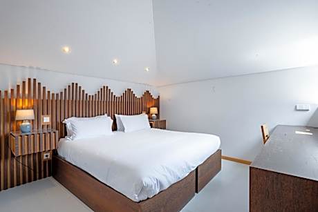 One-Bedroom Apartment with Terrace