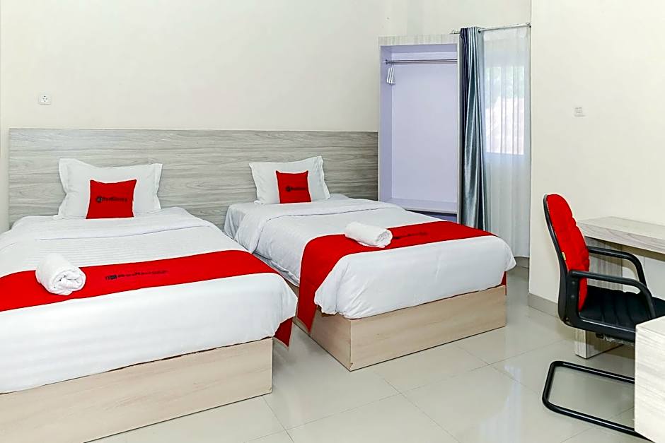 RedDoorz Plus at GNG Hotel El Tari Airport Kupang