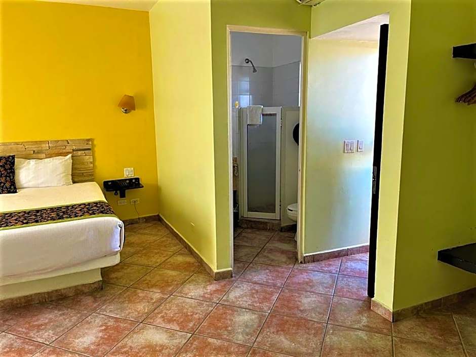 Seven Crown Express & Suites