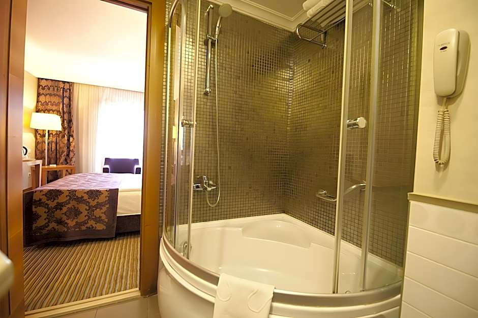 Tugcu Hotel Select