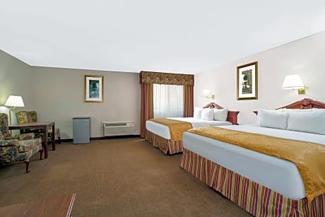2 King Beds Studio Suite Non-Smoking