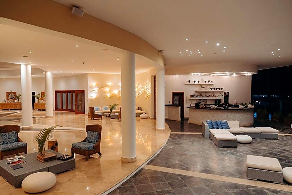 The Bannister Hotel & Yacht Club