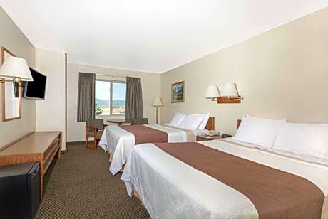 Queen Room with Two Queen Beds - Smoking