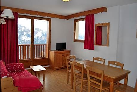 Studio (4 Adults)