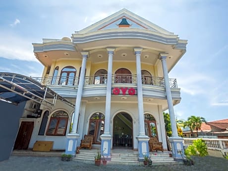 OYO 2848 Senaz Guesthouse