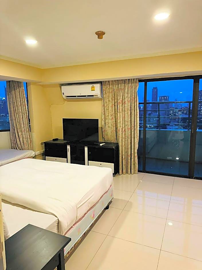 Omni Tower Nana Bangkok - Serviced Apartment on Sukhumvit Soi 4