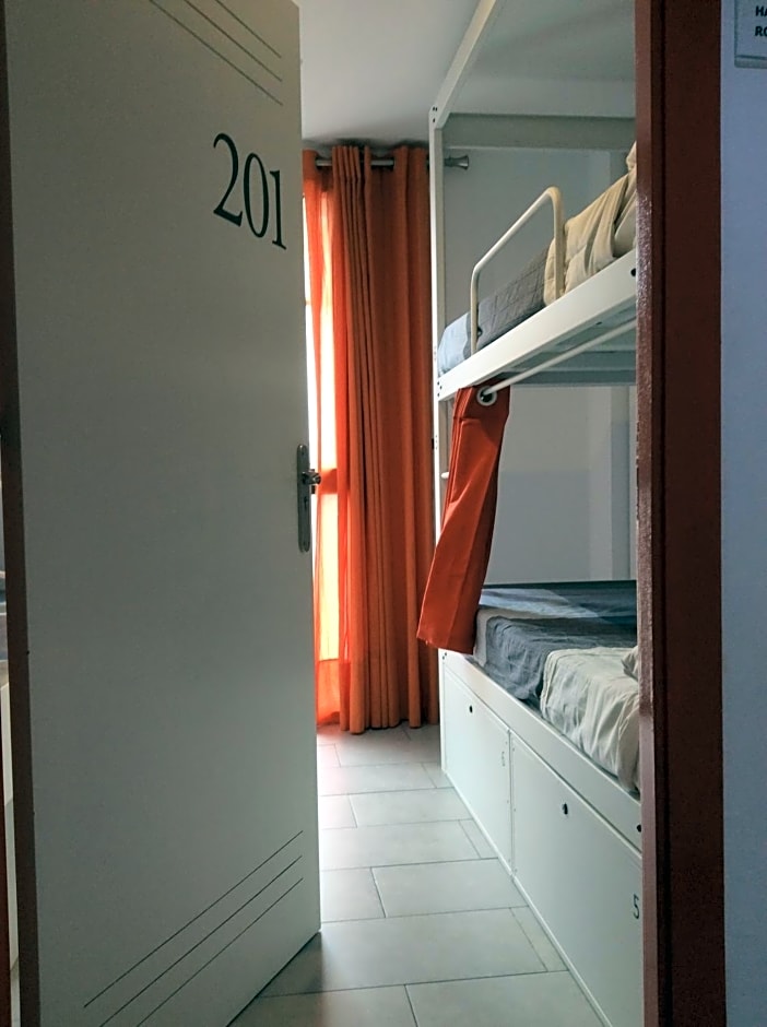 Hostelscat