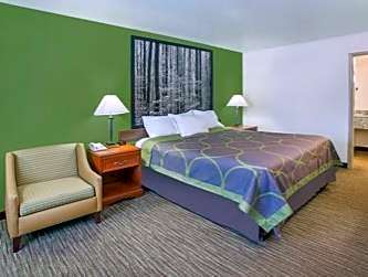 Super 8 by Wyndham Cave City