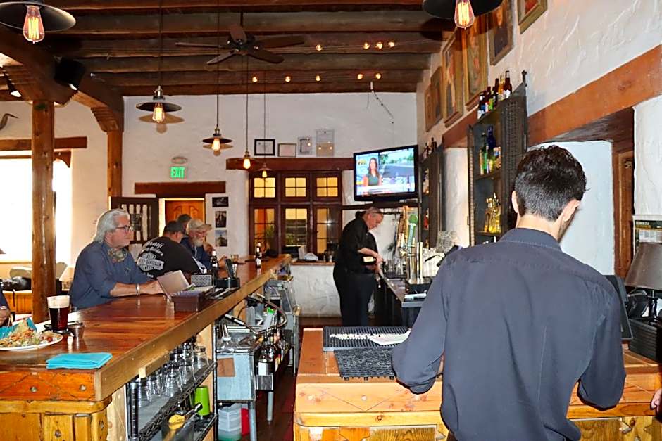 Sagebrush Inn & Suites