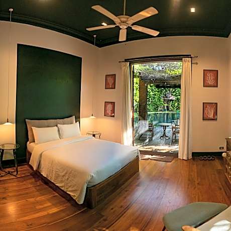 Pool Suite Garden View