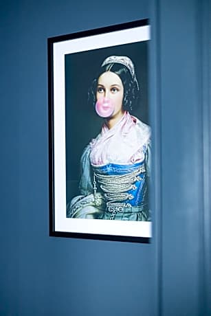 Queen Room with Garden View (Morrigan)