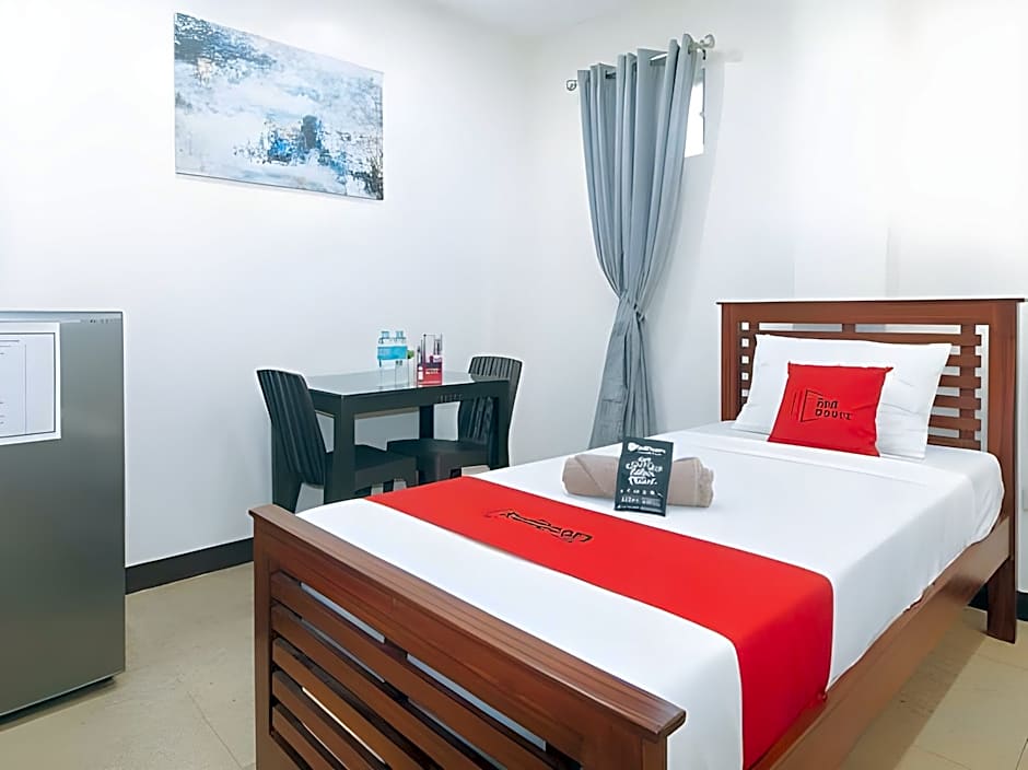 RedDoorz RJs Bldg near Lyceum Gen Trias Cavite