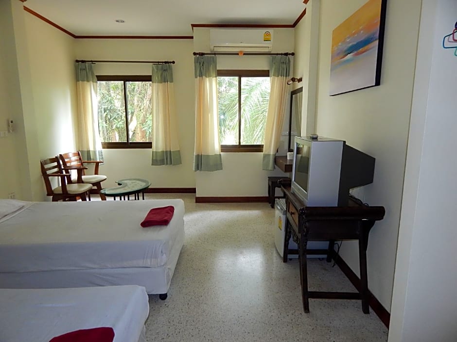 Jinta Hotel Nathon Beach