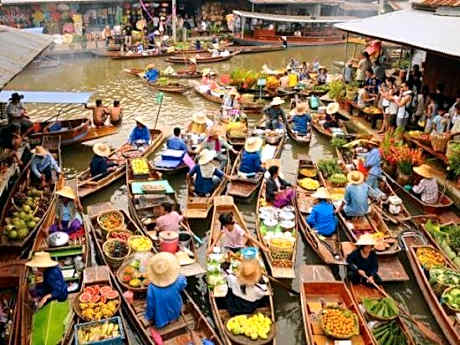 Ploen Amphawa Resort