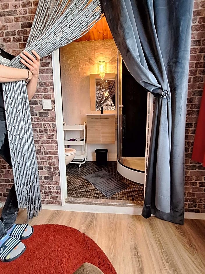 "Chez Ba'Nus"