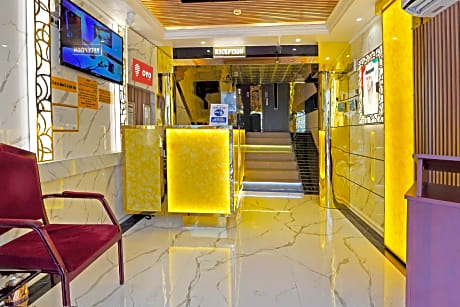 OYO 338 Transworld Hotel