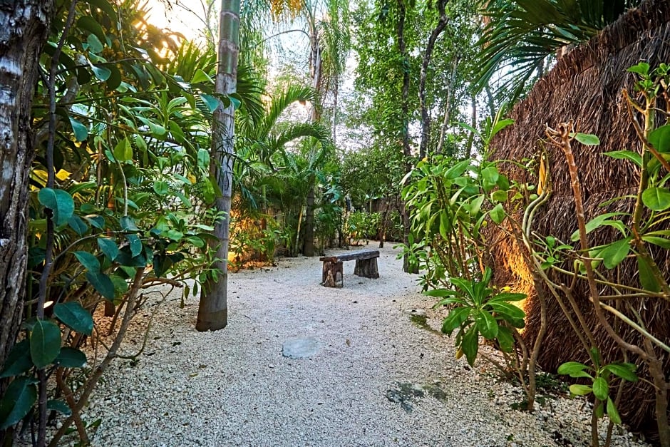 Kuun Tulum By Lockey