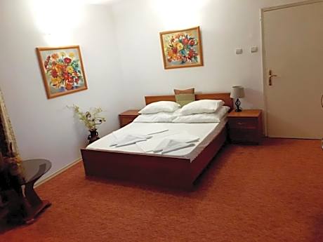 One-Bedroom Suite with Balcony and Sea View