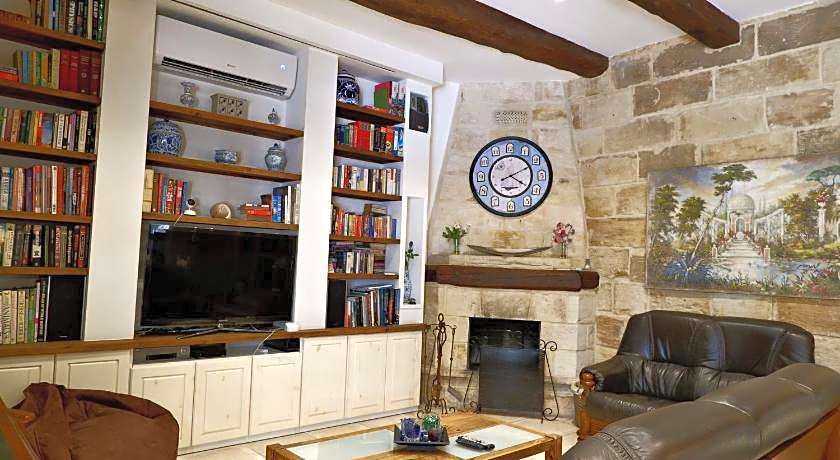 Village Knights Accommodation