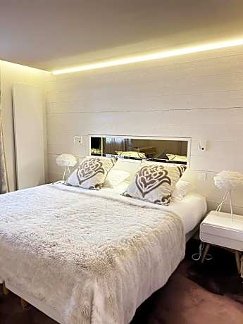 Suite - Village View