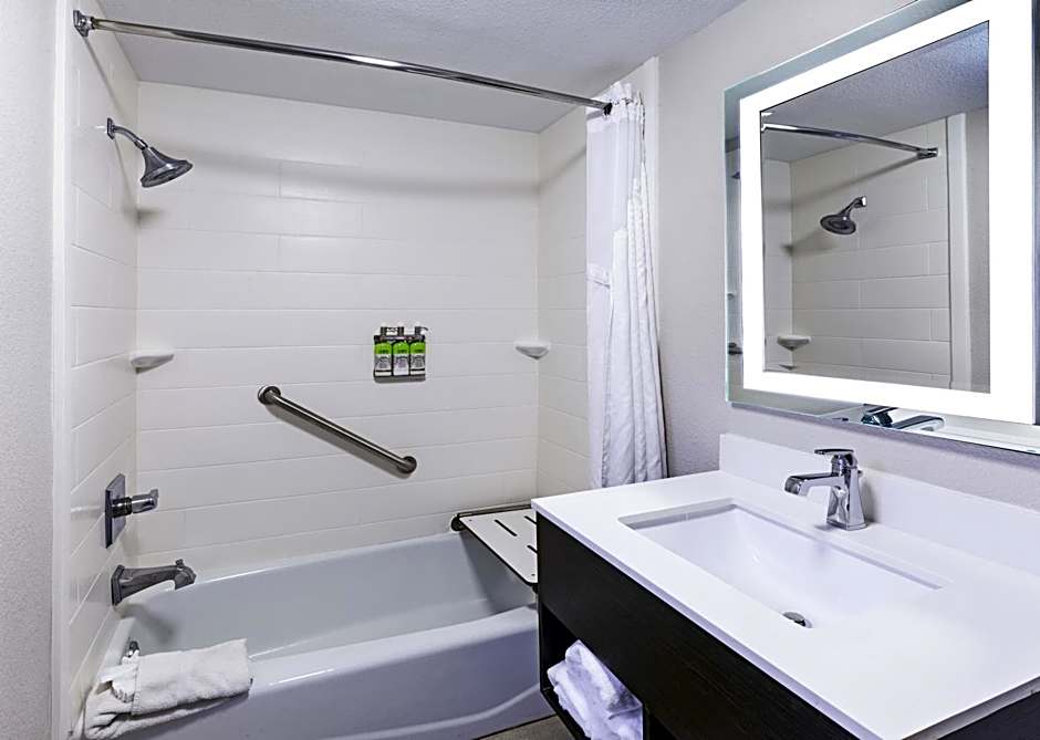 Holiday Inn Express New Orleans East By IHG