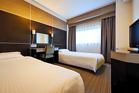 Renovated Standard Twin Room - Non-Smoking
