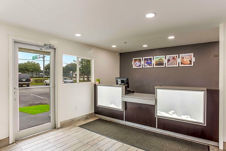 Motel 6-Jacksonville, FL - South