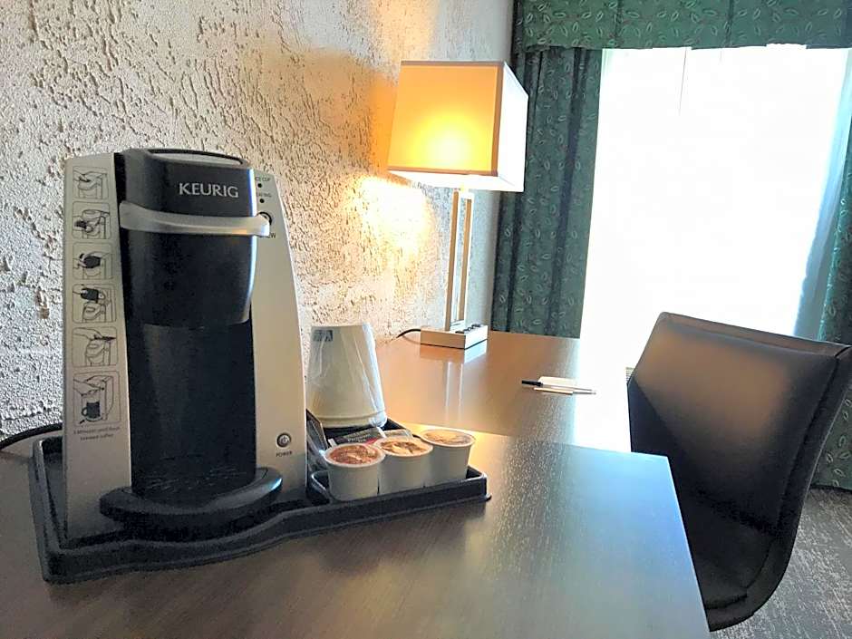 Country Inn & Suites by Radisson, Mt. Pleasant-Racine West, WI