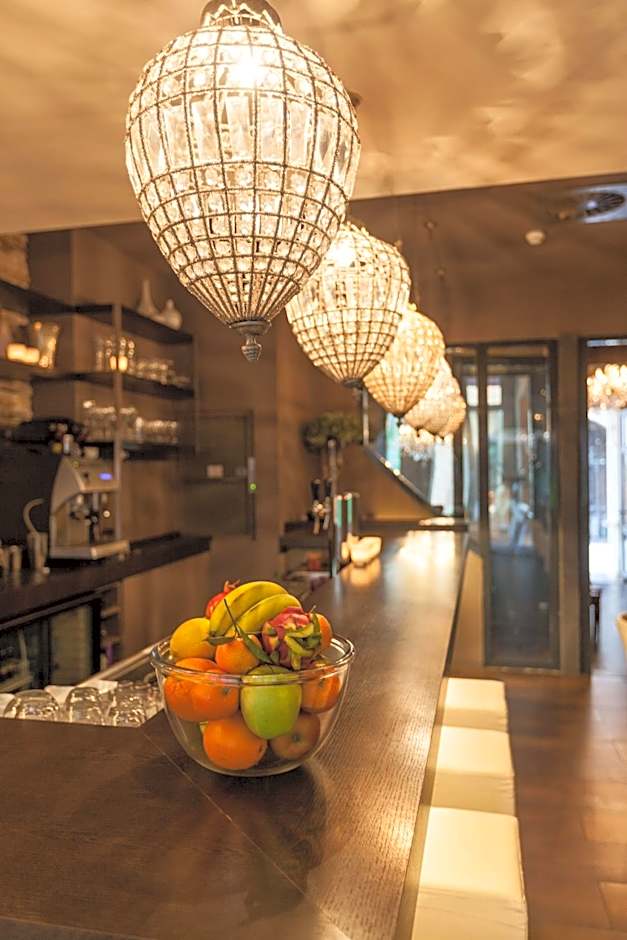 Diamonds and Pearls – Antwerp, DC