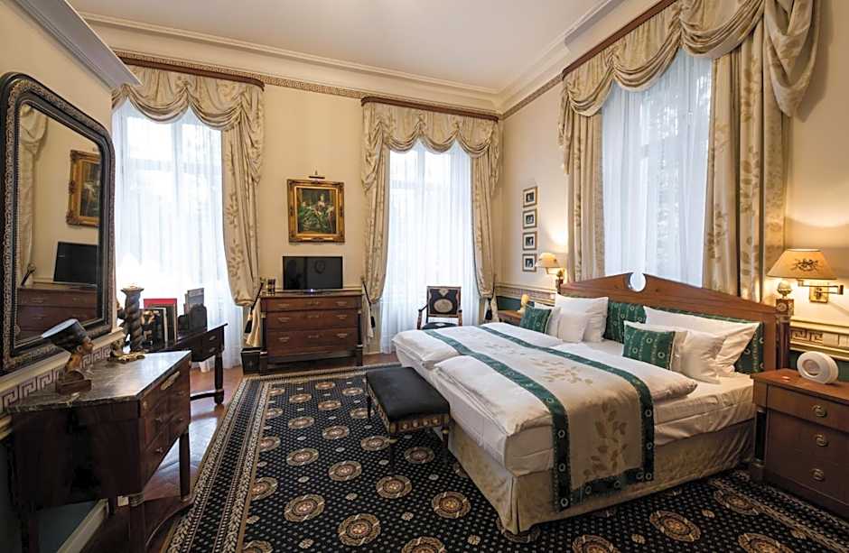 Hotel Belle Epoque