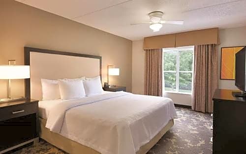 Homewood Suites by Hilton Charlotte Airport