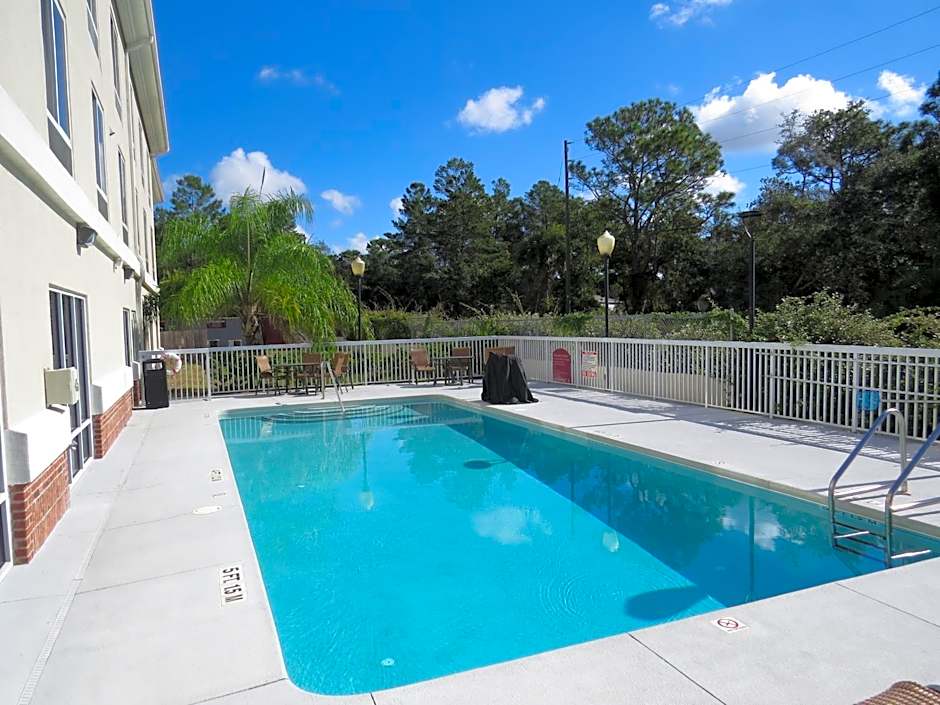 Holiday Inn Express & Suites Spring Hill By IHG