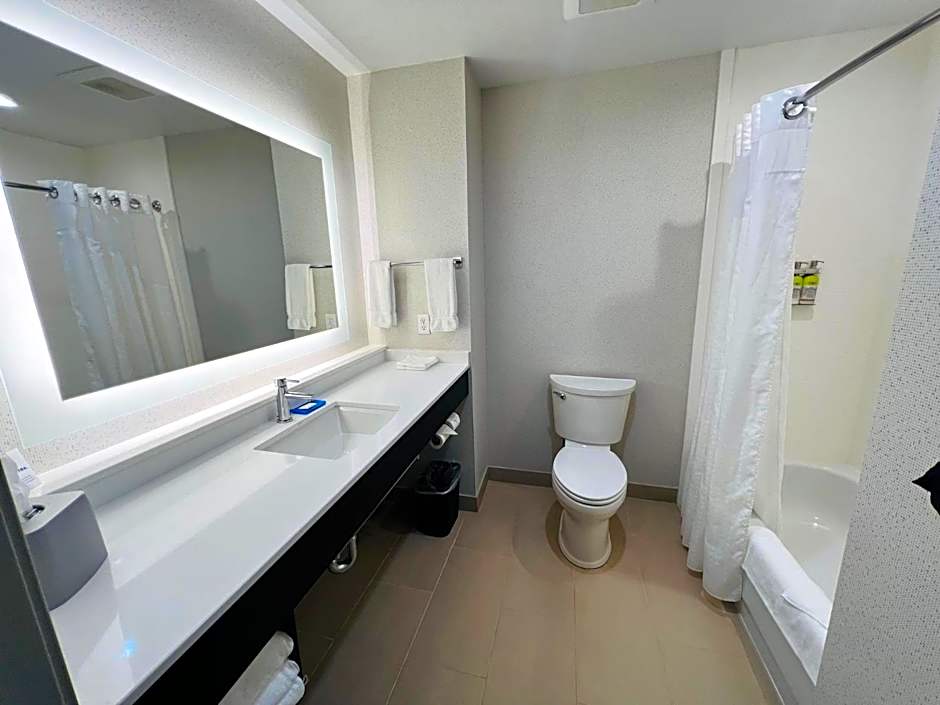 Holiday Inn Express Salinas By IHG