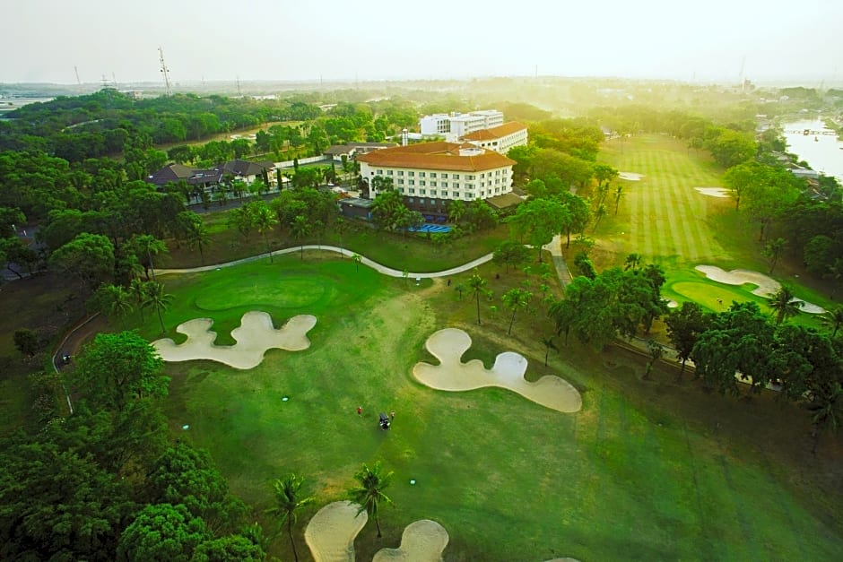 Puri Kiic Golf View Hotel