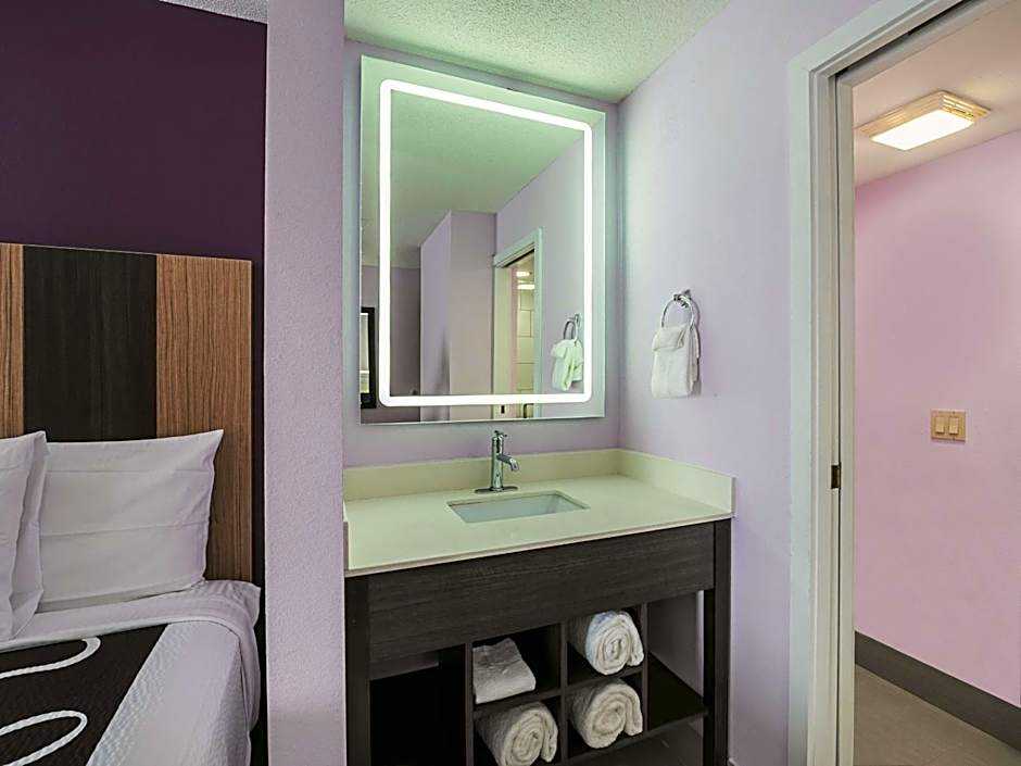 La Quinta Inn & Suites by Wyndham Minneapolis Northwest