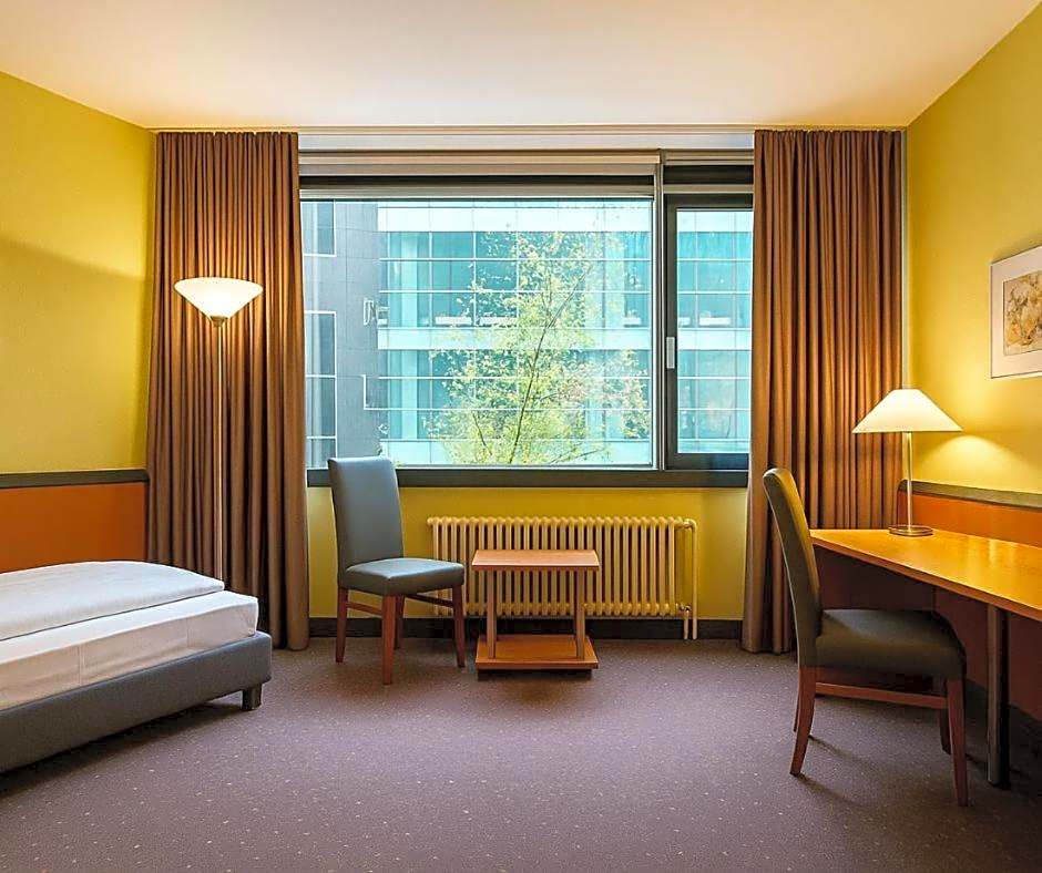 Plaza Hotel & Living Frankfurt