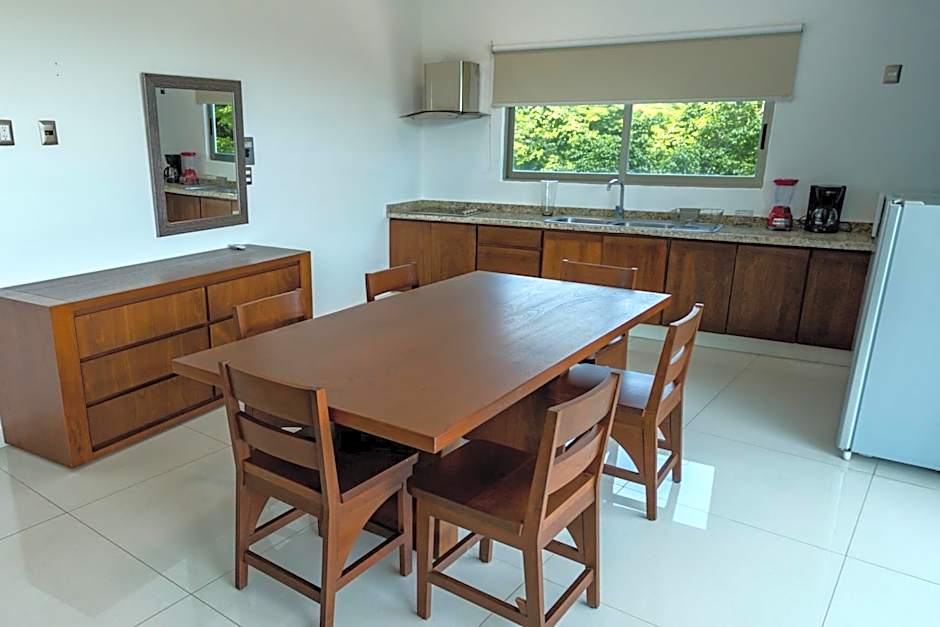 LA LOMA SUITES