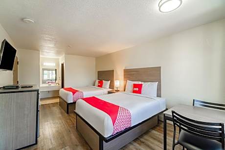2 Queen Beds Non-Smoking