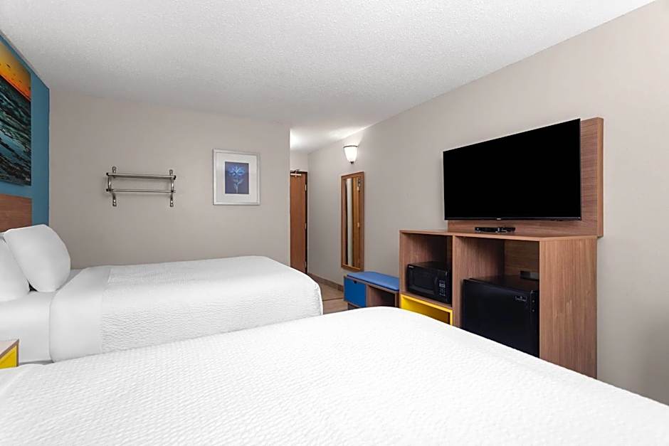 Days Inn by Wyndham Austin