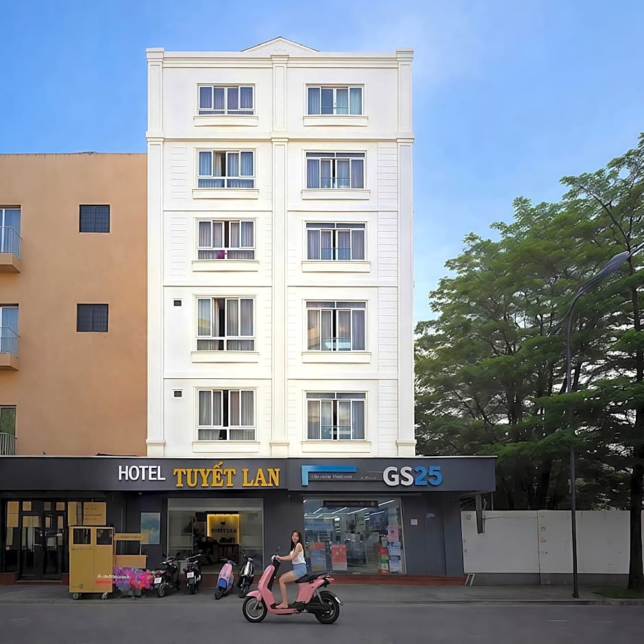 Tuyet Lan Hotel