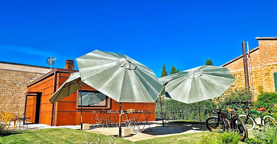 GARAGE47 Storica Officina Meccanica LOFT B&B iN PIENZA