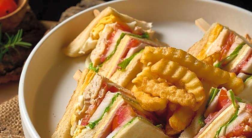 Kamala Havana Hotel And Cafe