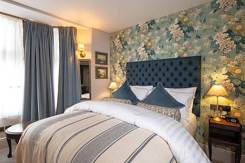 The Red Lion Hotel