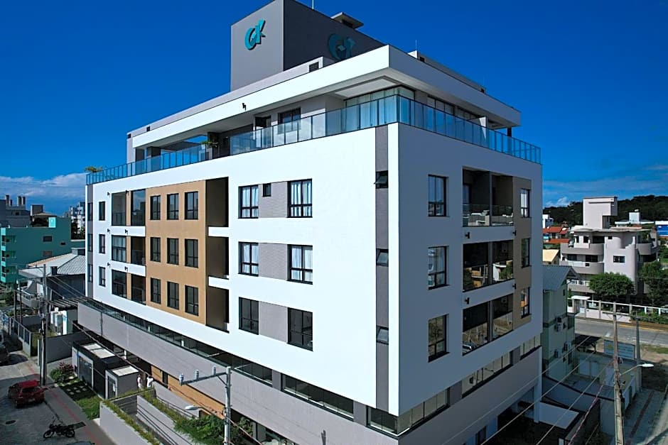 Adra 306 - Excelente Cobertura Duplex - Centro/Bombinhas- Rooftop com Piscina - À poucos metros da praia - (Consultar serviços de roupas de cama e banho)