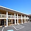 Caravelle Inn & Suites
